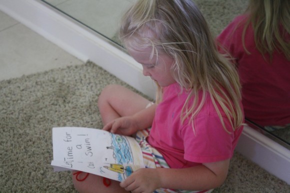 Have a preschool homeschool child ready to read? Make a homemade learn to read book especially for your young reader. It is sure to spark interest. 