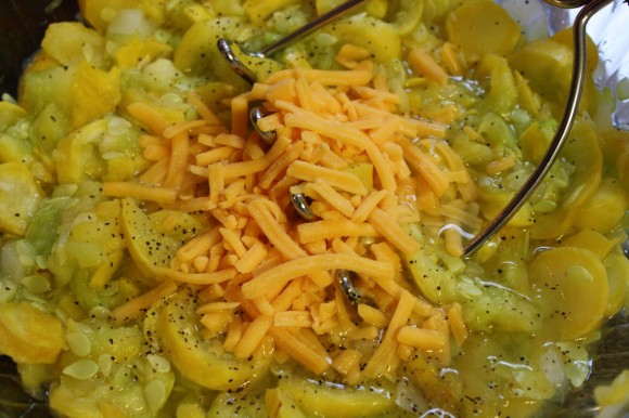 When you have some fresh, garden squash or several from the store, you can make up some squash casserole. The easy variety in the microwave.